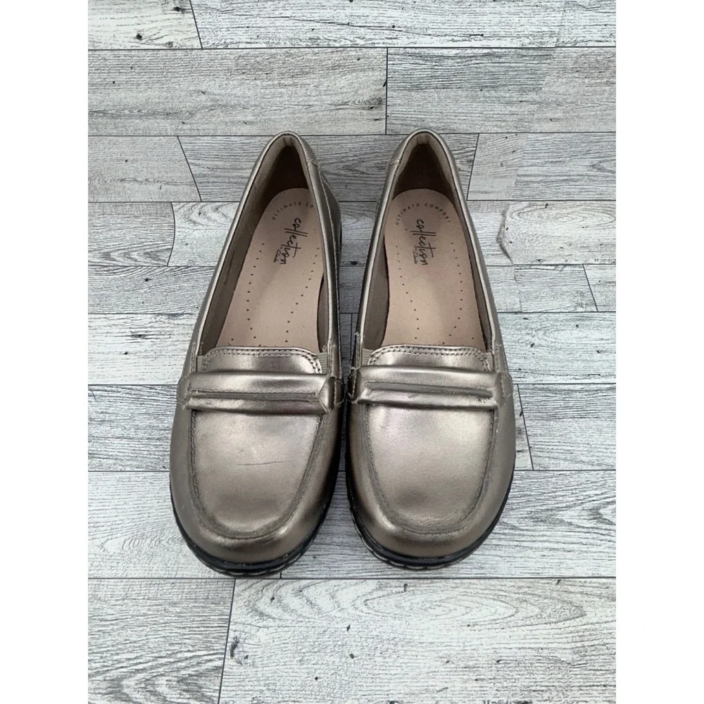 Clarks Collection Ultimate Comfort Women Sz 8M Penny Loafers Metallic Pewter
